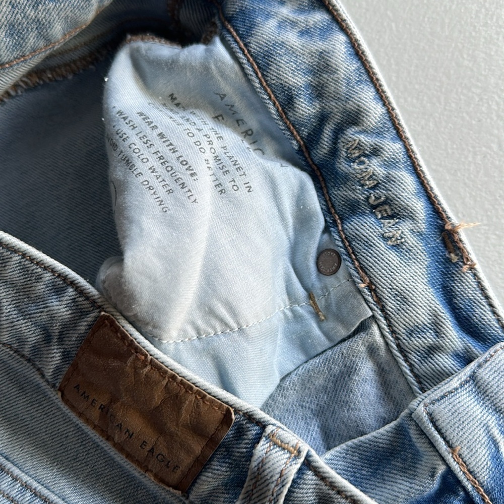 American Eagle Outfitters Light Blue Jeans - Picture 3 of 4